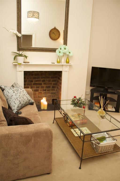 Hammersmith Apartment Μπρέντφορντ Δωμάτιο φωτογραφία